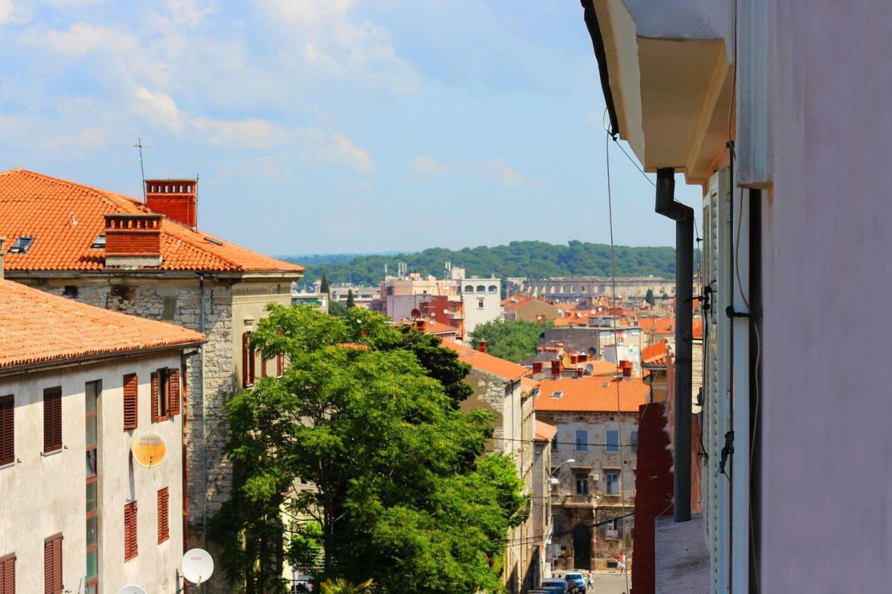 Sunny Corner In City Center With Free Parking Apartment Pula Exterior photo