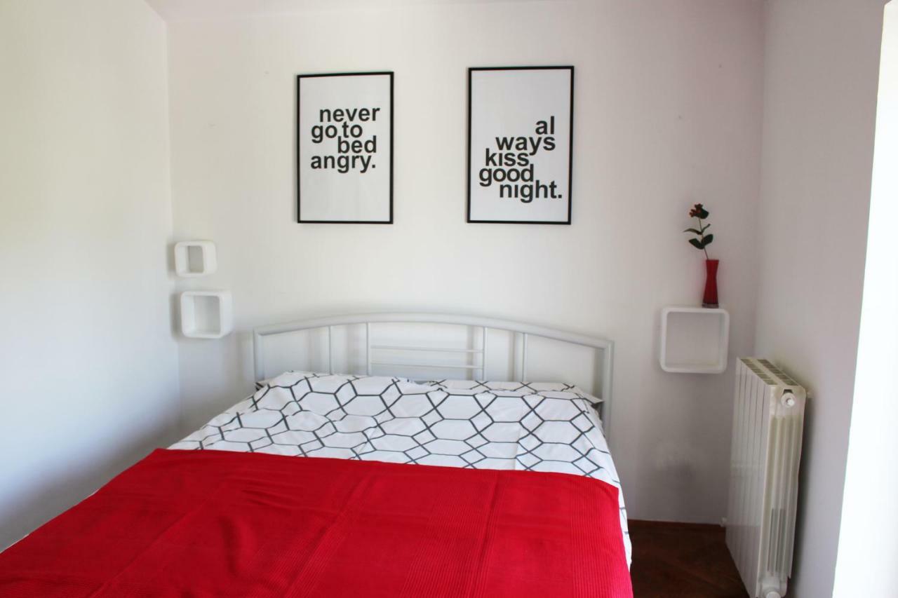 Sunny Corner In City Center With Free Parking Apartment Pula Exterior photo